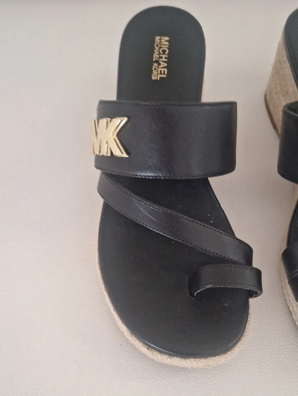 Michael Kors retail$ 120